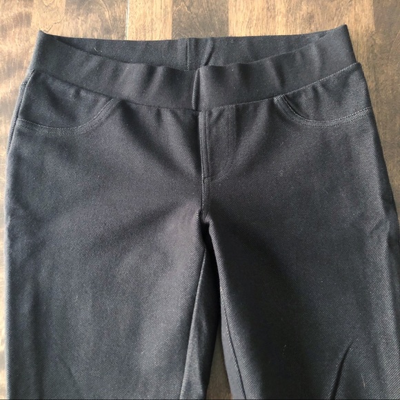 GUESS Charcoal Low-Rise Skinny Leggings - Picture 3 of 8